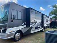 2019 Fleetwood Bounder 35P w/4 Slide-Outs